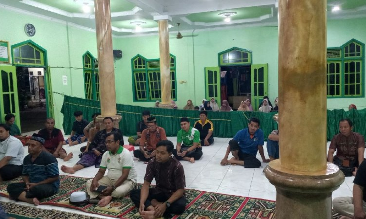 Warga LDII Kuala Tungkal Ikuti Pengajian Daring di Masjid Hidayatul Ula