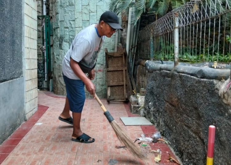 Giatkan Kebersihan Lingkungan, LDII Jakarta Pusat Ajak Warganya Bersihkan Masjid dan Pilah Sampah