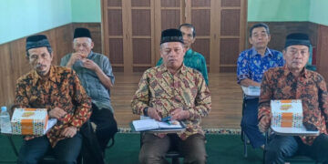Ikuti Bedah Buku Pendidikan LDII, Pengurus LDII Salatiga Bertekad Perkuat Pembinaan Generasi Muda