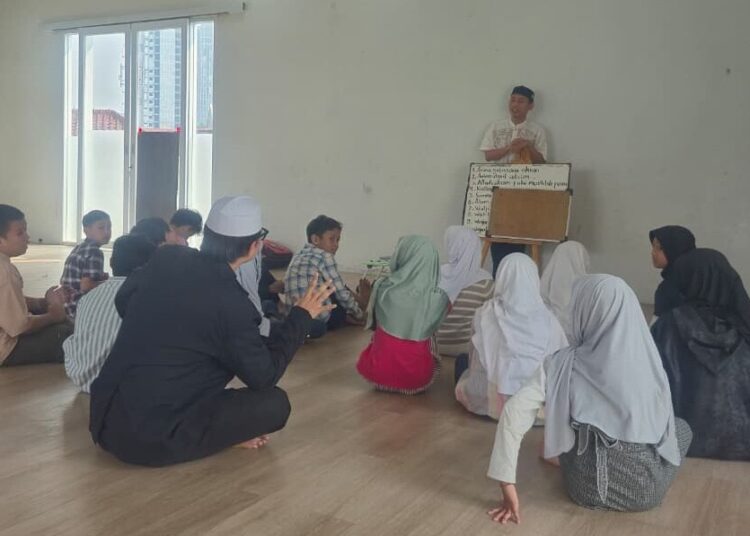 TPQ An-Naafiu Isi Asrama Liburan Sekolah dengan Pentas Anak Sholeh dan Kegiatan Edukatif