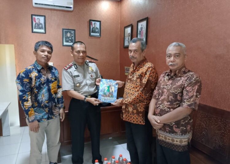 Sambut Hari Nelayan Nasional, LDII Pacitan dan Kapolsek Bahas Kerja Bakti di TPI