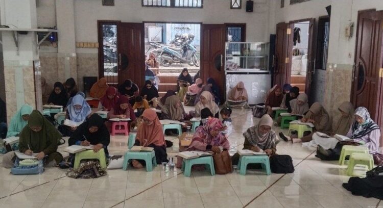 Fokus Bina Generus, LDII Manokwari Gelar Pengajian Keputrian