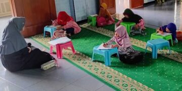 Adab Jadi Salah Satu Poin Penilaian Kemajuan Belajar Santri TPQ An Namiroh