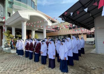 SMP Baiturrosyid Padang Gelar Upacara HUT ke-81 RI, Perkuat Semangat Persatuan