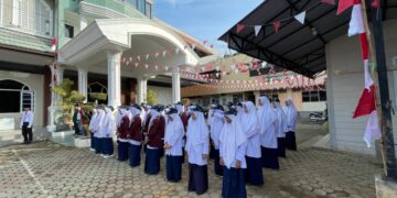 SMP Baiturrosyid Padang Gelar Upacara HUT ke-81 RI, Perkuat Semangat Persatuan