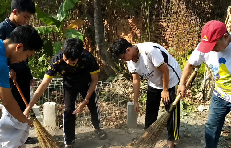 Sambut HUT ke-81 RI, LDII Gunung Putri Gelar Bakti Sosial Bersihkan Lingkungan