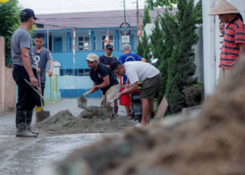 LDII Ilir Timur II dan Sungai Buah Kerja Bakti Pengecoran Jalan Swadaya Masyarakat