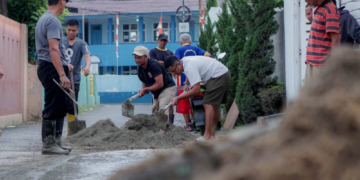 LDII Ilir Timur II dan Sungai Buah Kerja Bakti Pengecoran Jalan Swadaya Masyarakat