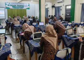 SMP-SMA Tri Sukses Boarding School Jambi Gelar IHT, Tingkatkan Kompetensi Guru