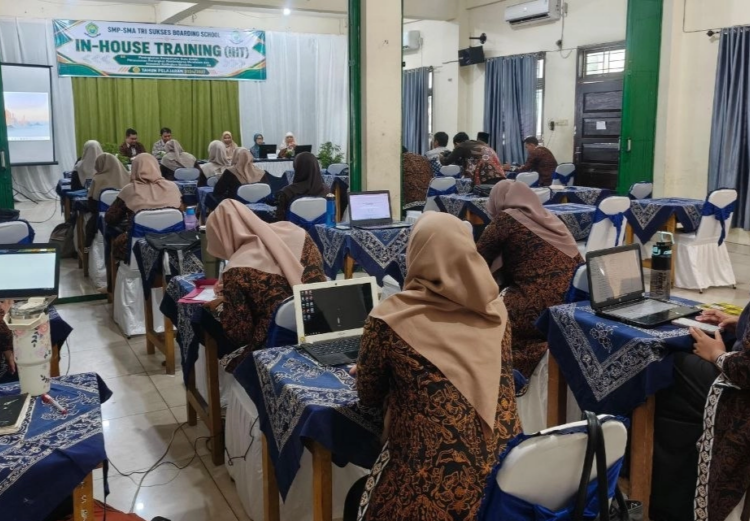 SMP-SMA Tri Sukses Boarding School Jambi Gelar IHT, Tingkatkan Kompetensi Guru