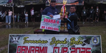 Dukung Kemajuan Olahraga, Ketua PC LDII Tugumulyo Hadiri Penyerahan Piala Danramil Cup