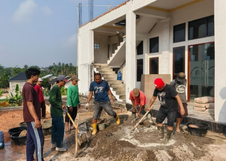Gelar Gotong Royong, Warga LDII Beliung Wujudkan Fasilitas Pendukung Sekretariat