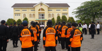 Ponpes Al Mukhlishin Gelar Upacara Peringati HUT RI