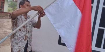 Peringati HUT RI, LDII Sukorejo Pasang Bendera Merah Putih