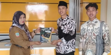 Jalin Komunikasi Dengan Pemerintah, LDII Timika Jaya Serahkan Majalah Nuansa Persada