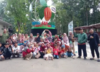 Kenalkan Wisata Edukatif, LDII Wringin Agung Ajak Anak-Anak Berlibur di Kebun Kakao