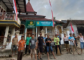 Warga LDII Kutorejo Gotong Royong dalam Gerakan Bersih-Bersih Masjid