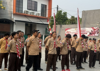 Semangat Bakti Masyarakat, Gudep Bumi Cisadane Gelar Kerja Bakti di Lingkungan Masjid