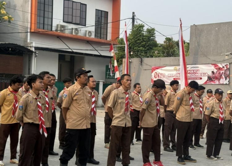 Semangat Bakti Masyarakat, Gudep Bumi Cisadane Gelar Kerja Bakti di Lingkungan Masjid