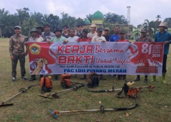 LDII Pinang Merah Gelar Kerja Bakti, Bersihkan Lapangan Sepak Bola Desa