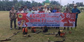 LDII Pinang Merah Gelar Kerja Bakti, Bersihkan Lapangan Sepak Bola Desa