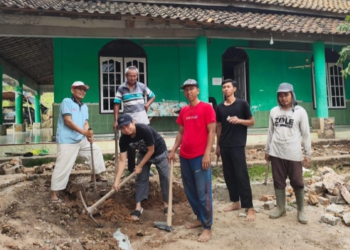 LDII Peninjauan Gotong Royong Perbaiki Akses Jalan Masjid