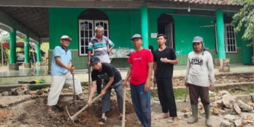 LDII Peninjauan Gotong Royong Perbaiki Akses Jalan Masjid