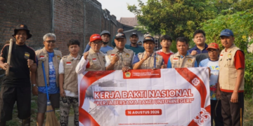 Sambut HUT RI, Warga LDII Mrican dan Dermo Gotong Royong Bersihkan Lingkungan Masjid