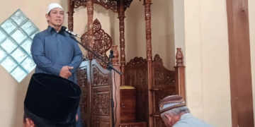 Khutbah Jumat di Masjid Al Manshurin, Ajak Masyarakat Gemar Bersedekah