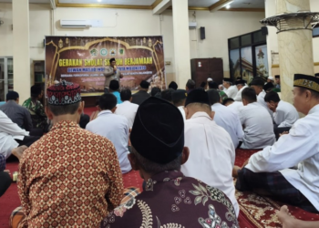 Wujudkan Kerukunan, Masjid Al-Hikmah Jadi Tuan Rumah Sholat Subuh Berjamaah