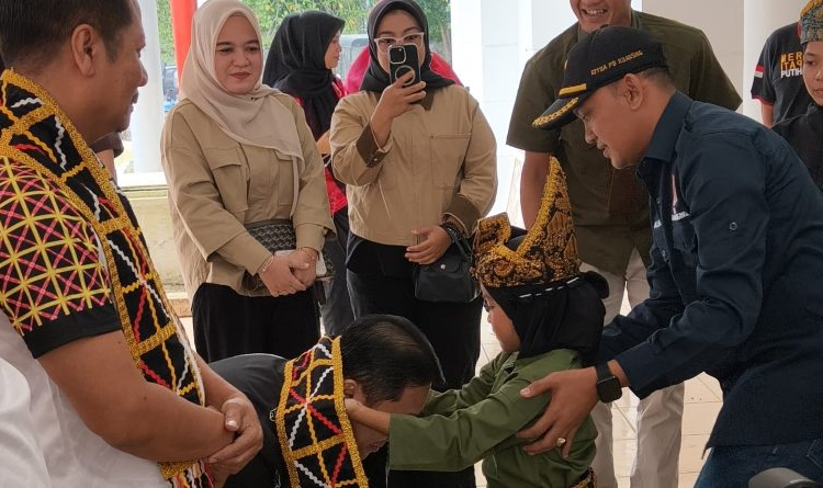 Pesilat Cilik Persinas ASAD Sambut Ketua IPSI Riau di Kejurkab Kuansing