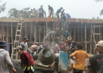 Warga LDII Pematang Kabau Gotong Royong Bangun Gedung Serbaguna