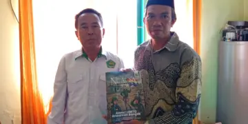 LDII Malili Silaturahim ke KUA, Serahkan Majalah Nuansa Persada