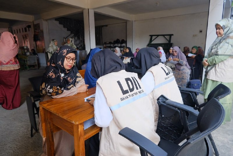 Peserta CKG LDII Jombang, mengikuti screening kesehatan yang dilakukan panitia dan Dinkes Kab. jombang. Dok Lines