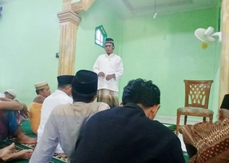 Salat Jumat di Masjid Hidayatul Ula, Khatib Ajak Jamaah Disiplin Salat Lima Waktu