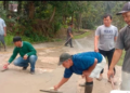 Warga LDII Sido Mukti Gotong Royong Perbaiki Jalan Rusak secara Swadaya